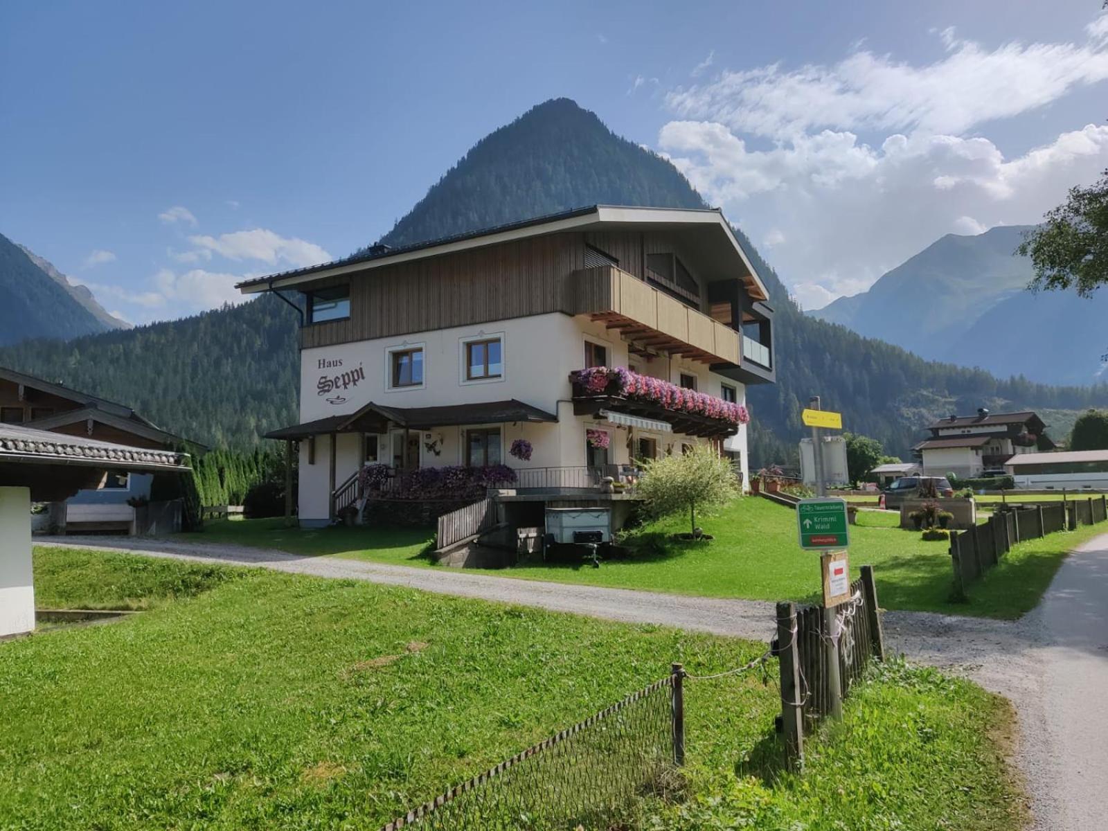 ホテル Haus Seppi Neukirchen am Großvenediger エクステリア 写真